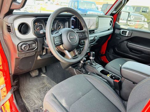 Used 2024 Jeep Wrangler Sport S image 11