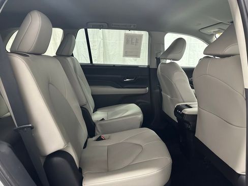 Used 2025 Toyota Grand Highlander AWD image 59