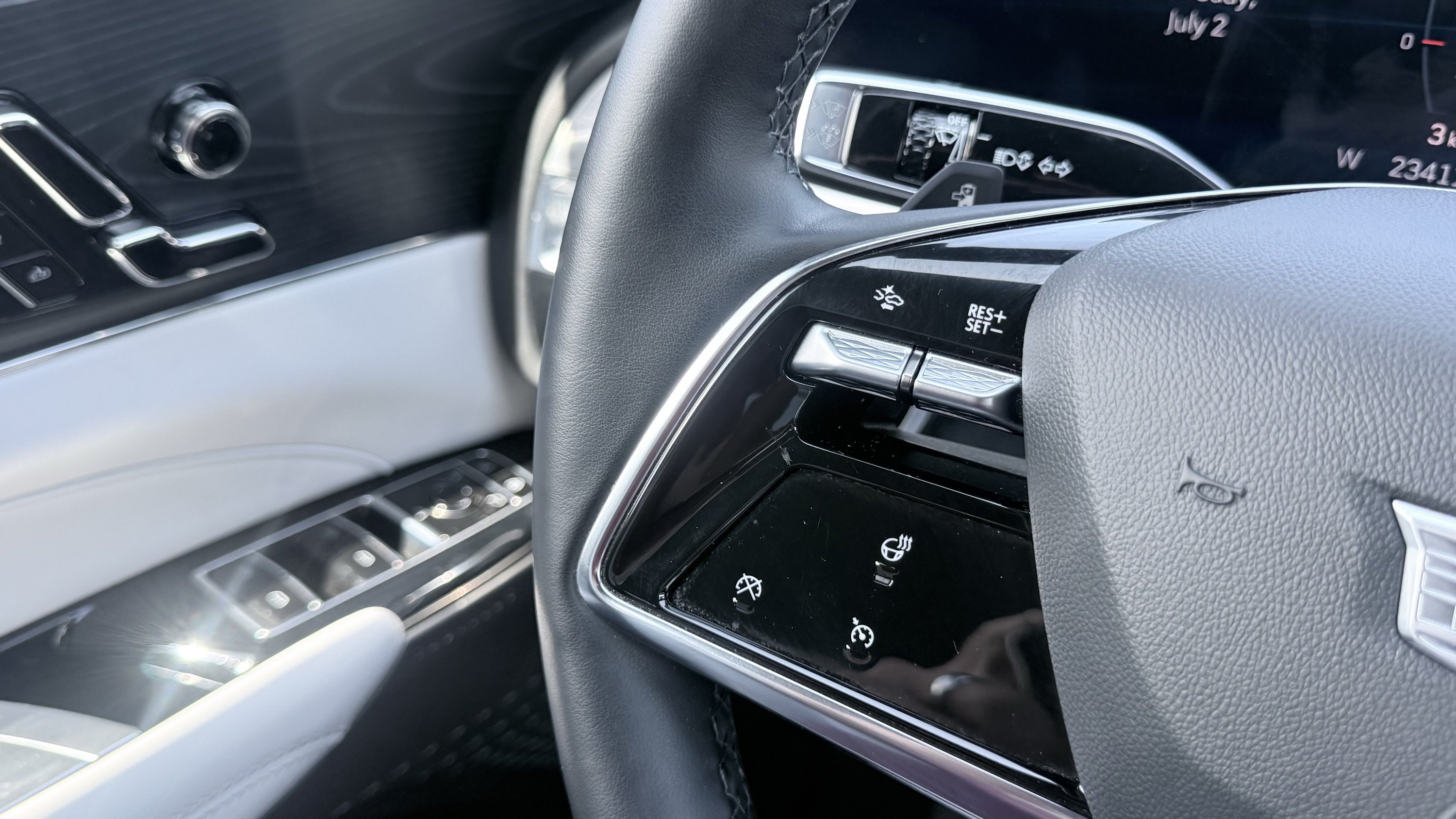 Used 2024 Cadillac Lyriq Luxury RWD image 70