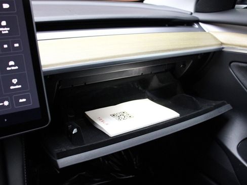 Used 2023 Tesla Model 3 Standard Range image 35