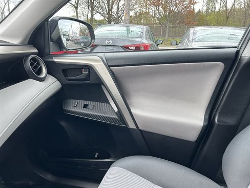 Used 2014 Toyota RAV4 LE AWD/4WD image 12