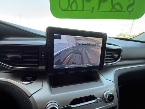 Used 2022 Ford Explorer XLT w/ Equipment Group 202A image 25