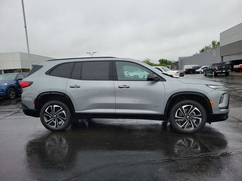 Used 2025 Buick Enclave Sport Touring w/ LPO, All-Weather Package FWD image 3