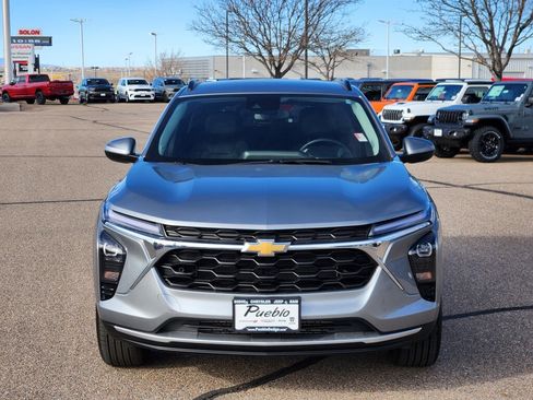 Used 2025 Chevrolet Trax LT w/ Driver Confidence Package image 6