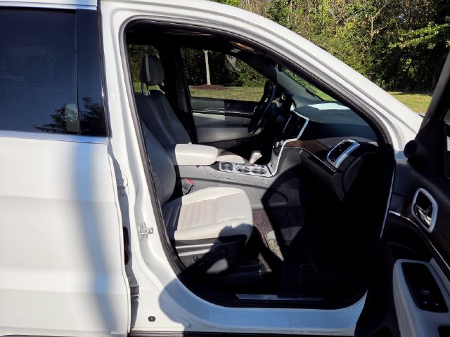 Used 2018 Jeep Grand Cherokee Limited AWD/4WD image 26