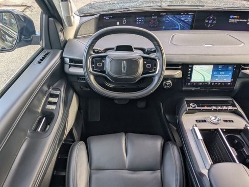 Used 2025 Lincoln Navigator Reserve AWD/4WD image 20