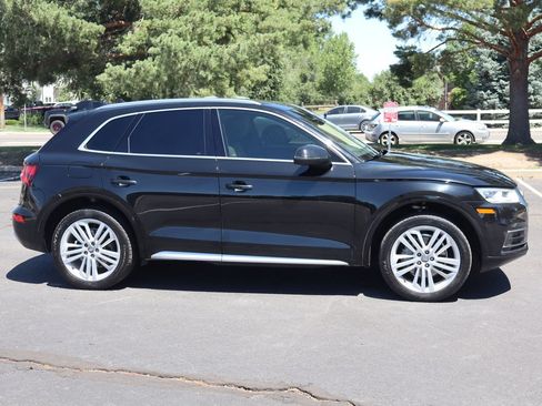 Used 2018 Audi Q5 2.0T Premium Plus w/ Premium Plus Package AWD/4WD image 3