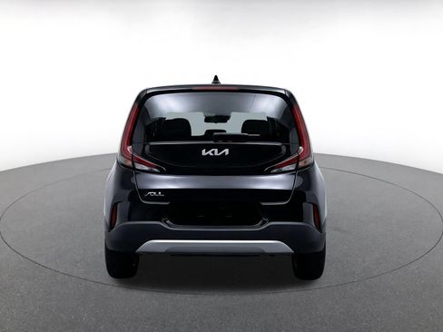 Used 2025 Kia Soul FWD image 8