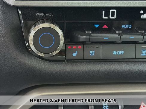 Used 2022 Toyota Tundra Limited AWD/4WD image 9