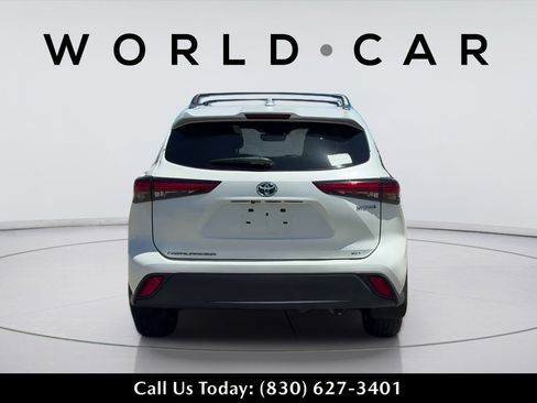 Used 2020 Toyota Highlander XLE FWD image 7