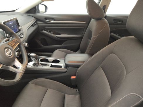 Used 2023 Nissan Altima 2.5 SV image 17