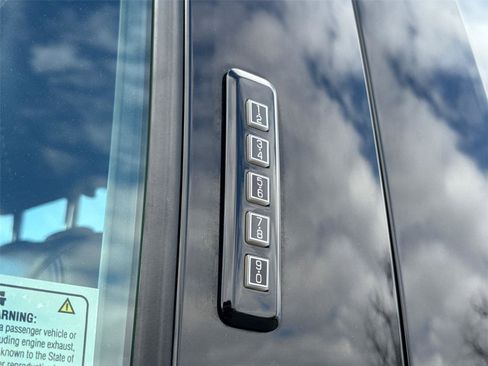 Certified 2022 Ford F350 Lariat w/ Lariat Ultimate Package image 11