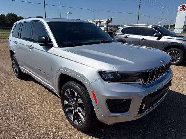 Used 2021 Jeep Grand Cherokee L Overland w/ Luxury Tech Group IV AWD/4WD image 2