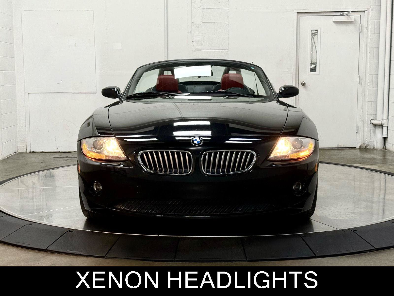 Used 2005 BMW Z4 3.0i RWD image 3