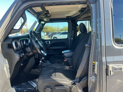 Used 2020 Jeep Gladiator Overland image 14