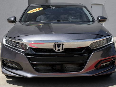 Used 2018 Honda Accord Touring image 16