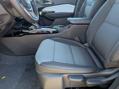 New 2026 Chevrolet Trax LT w/ Driver Confidence Package FWD image 7