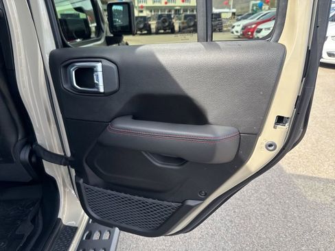 Certified 2022 Jeep Gladiator Rubicon w/ LED Lighting Group image 27