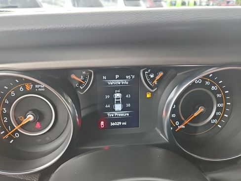 Used 2023 Jeep Gladiator Sport AWD/4WD image 31