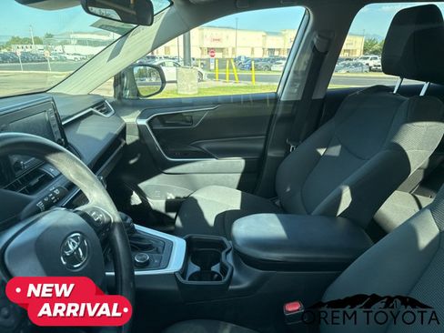 Used 2020 Toyota RAV4 LE AWD/4WD image 20