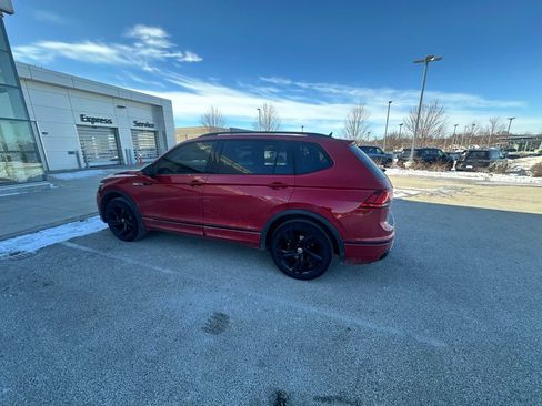 Used 2024 Volkswagen Tiguan SE R-Line image 5