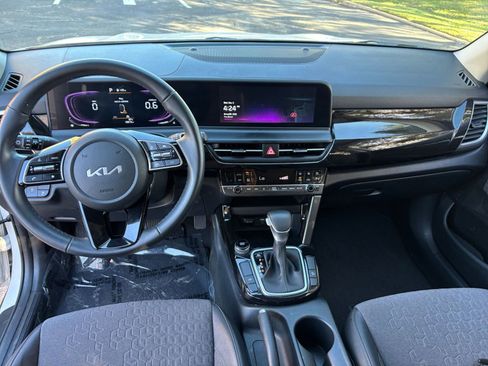 Used 2025 Kia Seltos S image 27