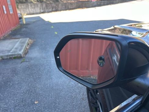 Used 2018 Volkswagen Atlas SE image 11