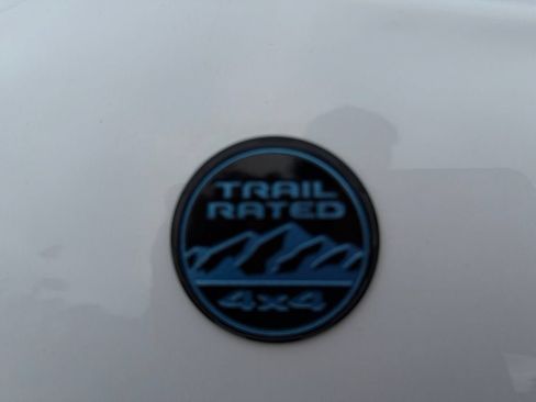 Used 2022 Jeep Grand Cherokee Trailhawk AWD/4WD image 32