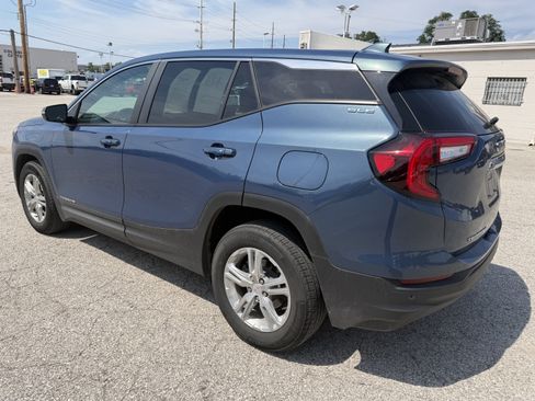 Used 2024 GMC Terrain SLE FWD image 5