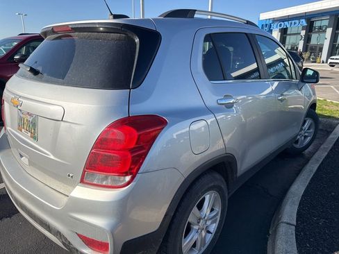 Used 2019 Chevrolet Trax LT w/ LT Convenience Package image 6
