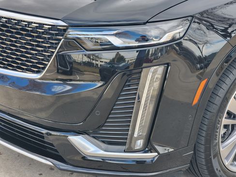Used 2023 Cadillac XT6 Premium Luxury w/ Technology Package image 7