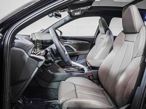 New 2025 Audi Q5 Prestige image 11