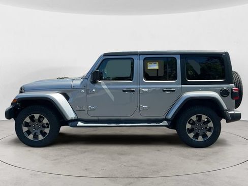 Used 2018 Jeep Wrangler Unlimited Sahara AWD/4WD image 2