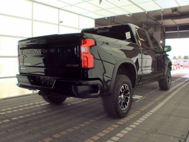Used 2022 Chevrolet Silverado 1500 ZR2 w/ Technology Package AWD/4WD image 3