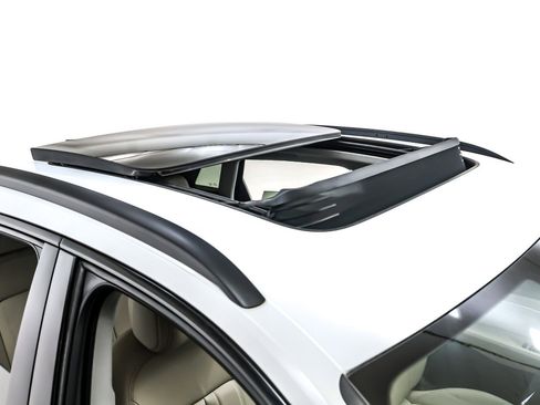 Used 2022 Audi e-tron Premium w/ Convenience Plus Package image 23