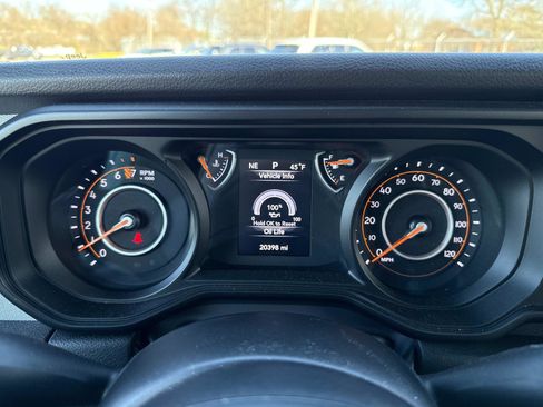 Certified 2024 Jeep Gladiator Sport image 9