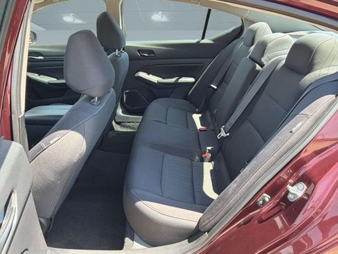 Used 2025 Nissan Altima 2.5 SV AWD/4WD image 21