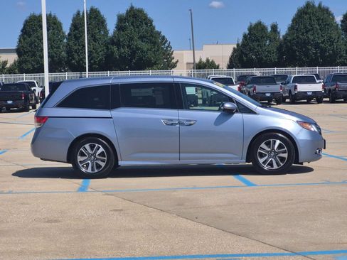 Used 2014 Honda Odyssey Touring Elite image 5