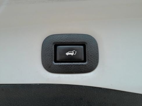 Used 2020 Nissan Rogue SL FWD image 26