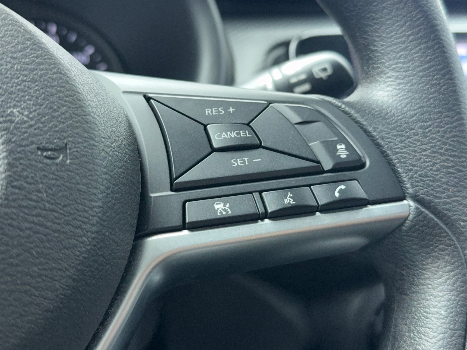 Used 2021 Nissan Kicks SV FWD image 31