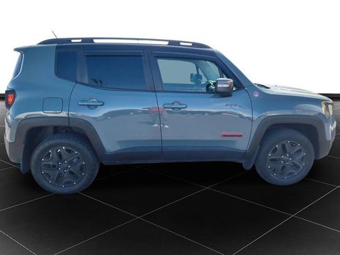 Used 2016 Jeep Renegade Trailhawk w/ Premium Trailhawk Package image 2