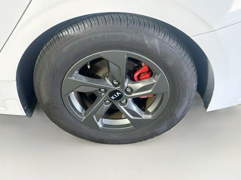 Used 2021 Kia K5 LXS AWD/4WD image 11