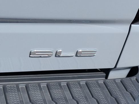 Used 2024 GMC Sierra 1500 SLE RWD image 6