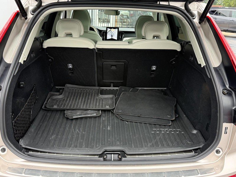 Used 2026 Volvo XC60 B5 Ultra AWD/4WD image 5