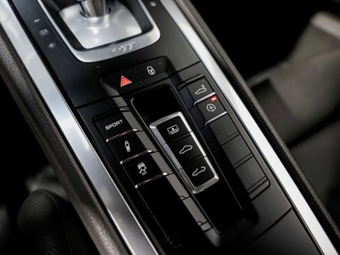Used 2019 Porsche 911 Carrera S image 15