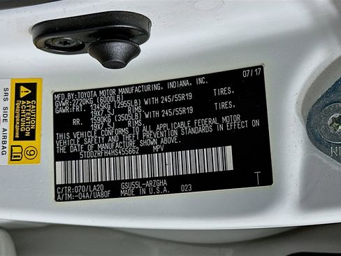 Used 2017 Toyota Highlander Limited AWD/4WD image 34