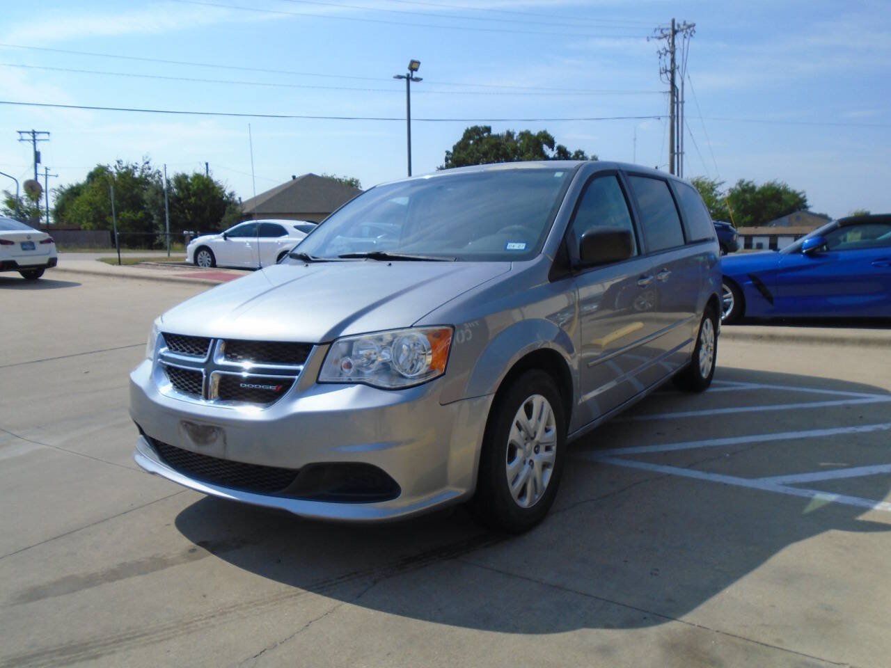Used 2015 Dodge Grand Caravan SE w/ Quick Order Package 29E SE FWD image 2