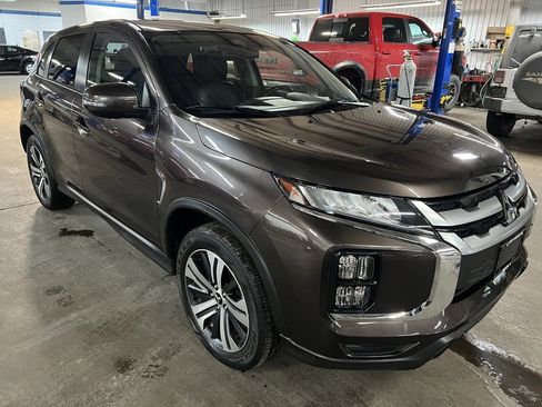 Used 2022 Mitsubishi Outlander Sport SE image 9
