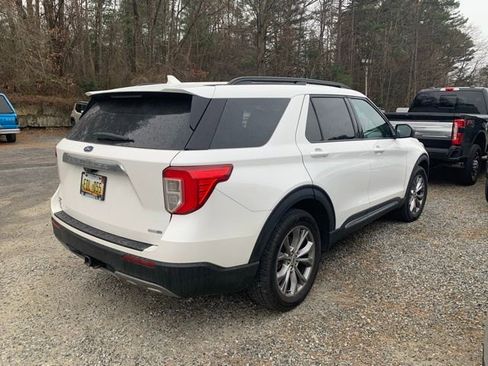 Used 2020 Ford Explorer XLT w/ Equipment Group 202A image 27