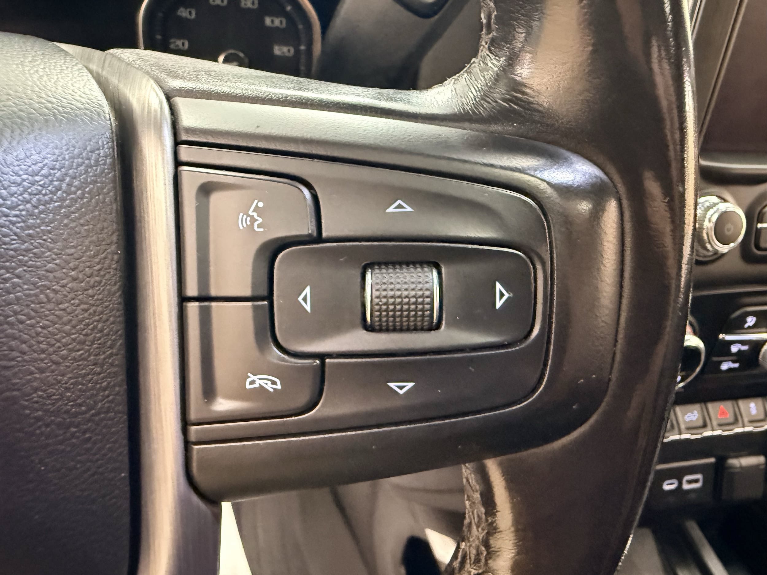 Used 2022 GMC Sierra 3500 Denali w/ Denali Ultimate Package AWD/4WD image 31